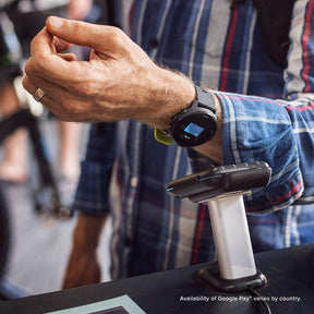 Paying with Google Pay on Suunto 7 Black Lime